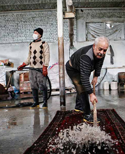 شستشوی سنتی قالی در قالیشویی شهرک محلاتی 
