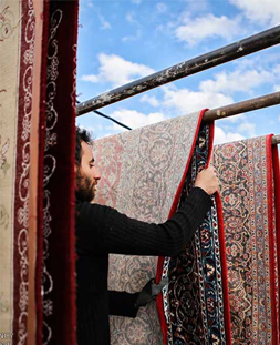 خشک کردن قالی در قالیشویی شهرک محلاتی 